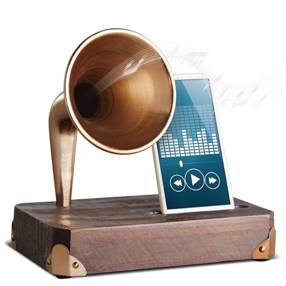 Smartphone Dock with Amplifier Wood. NWT